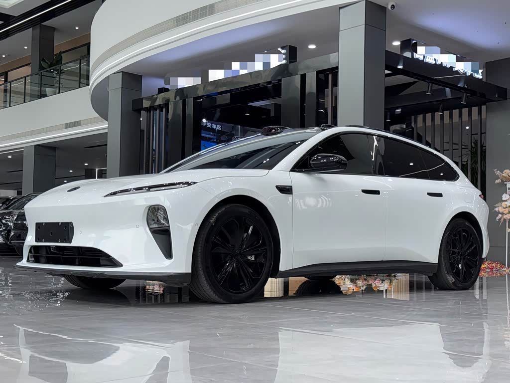 NIO ET5