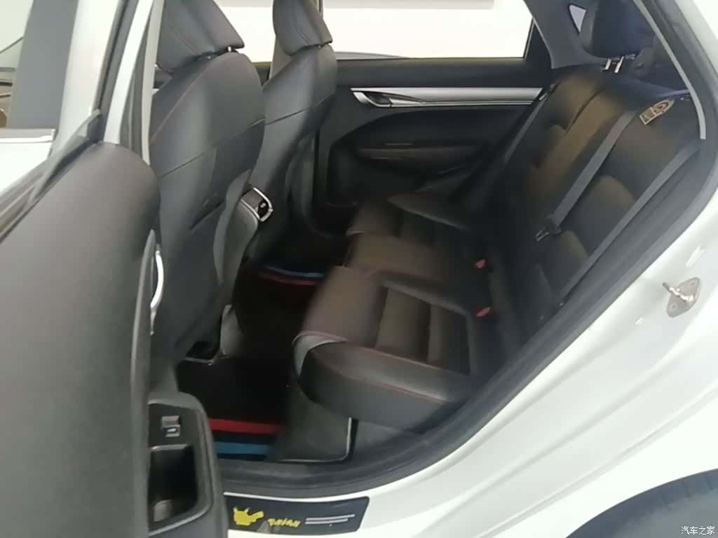 Geely Binray, 2020 17