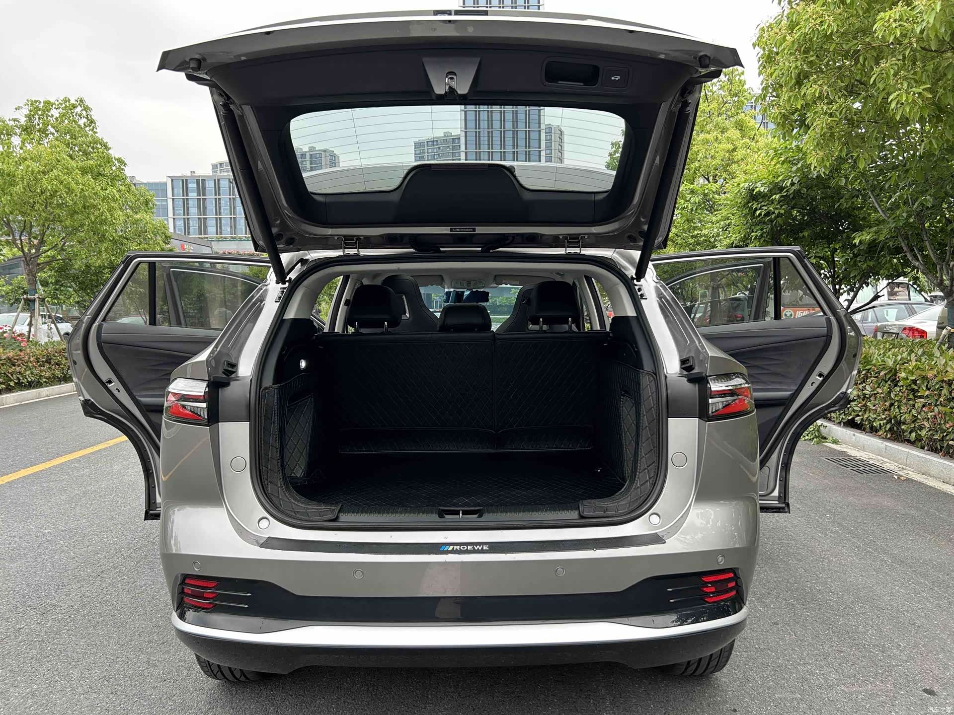 Roewe D5X, 2024 17