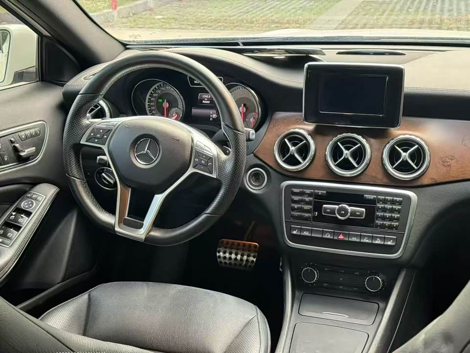 Mercedes-Benz GLA