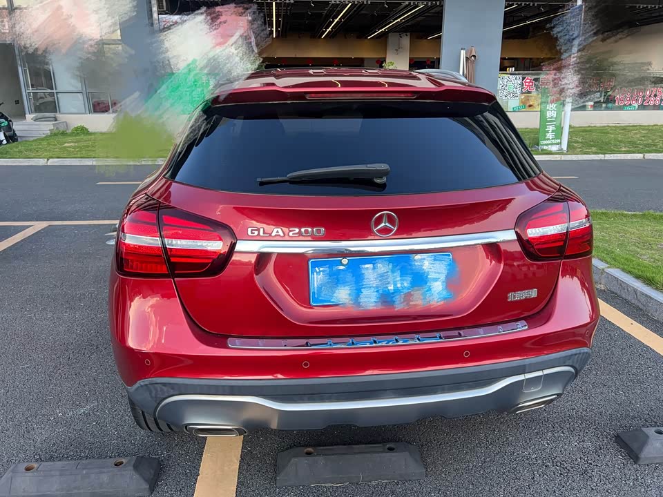 Mercedes-Benz GLA Mercedes-Benz GLA