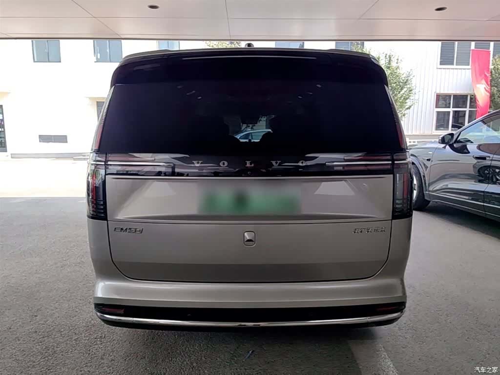 Volvo EM90, 2024 6