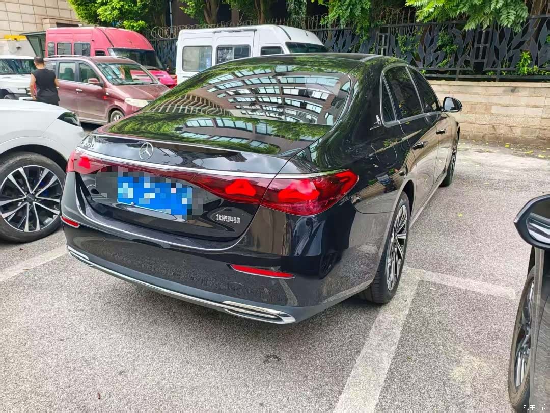 Mercedes-Benz E-Class, 2024 4