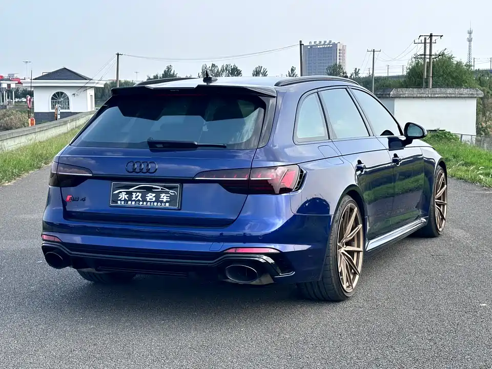 Audi RS 4