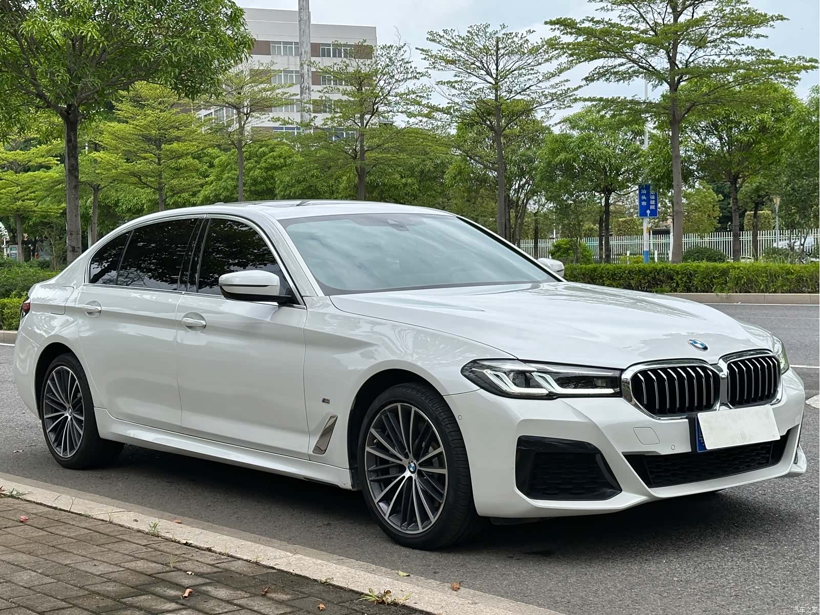 BMW 5 Series, 2023 3