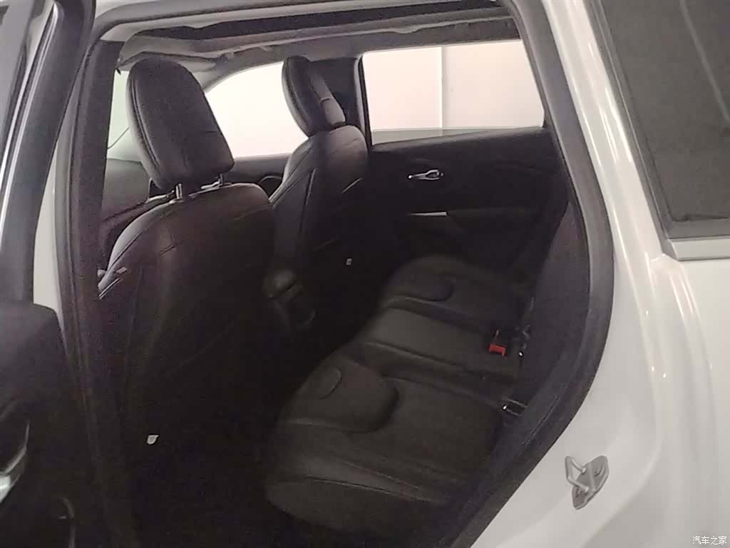 Jeep Cherokee, 2019 16