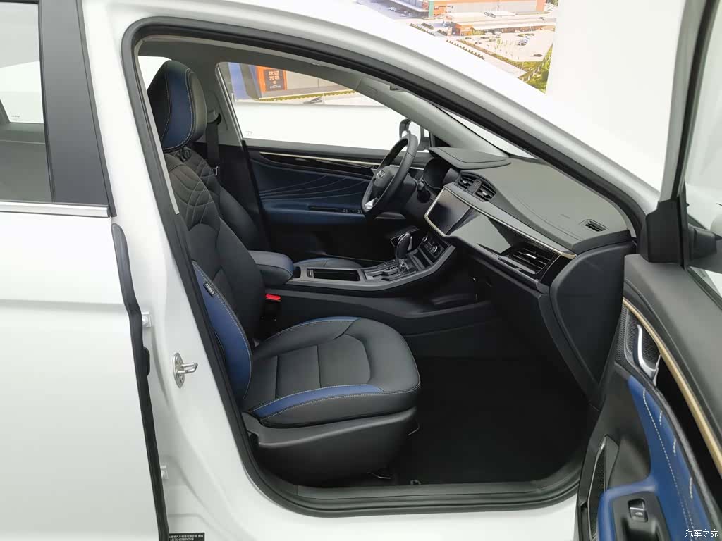 Geely Emgrand, 2021 23