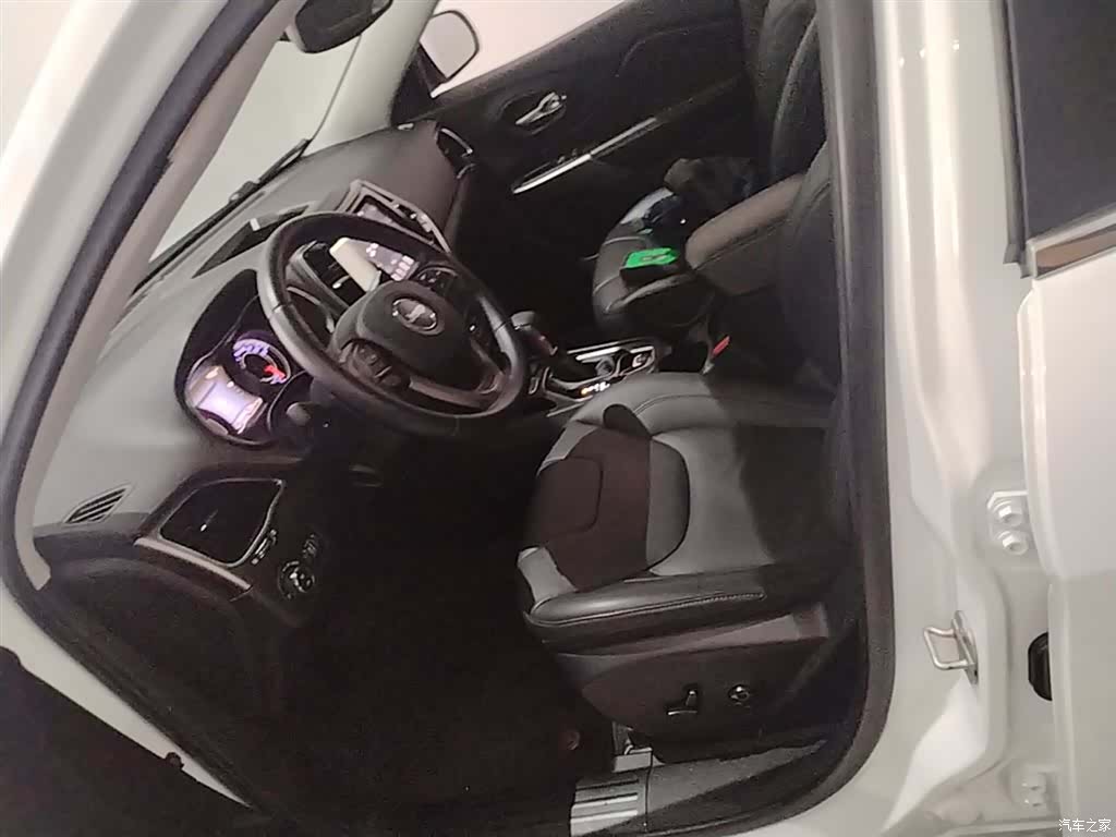 Jeep Cherokee, 2019 15