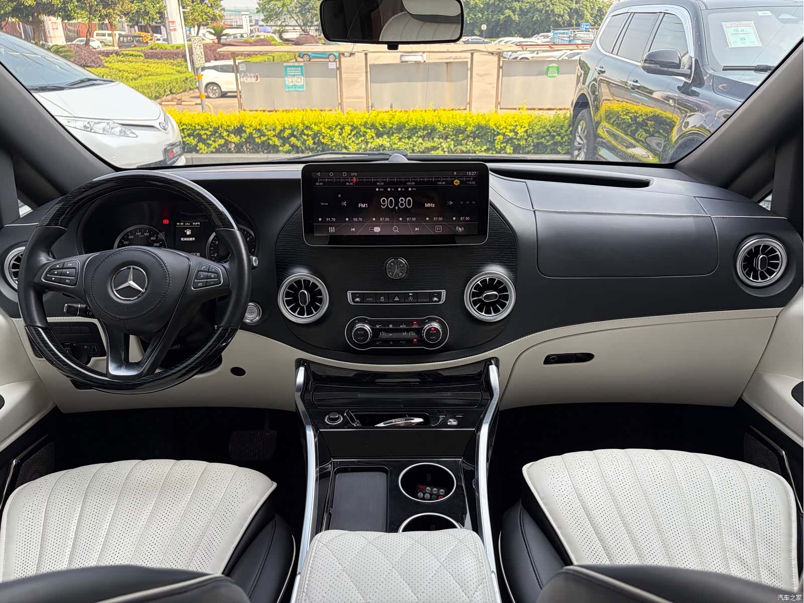 Mercedes-Benz 7, 2023 16