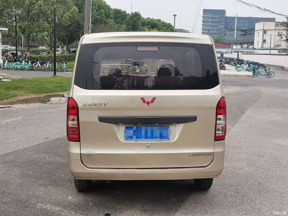 Wuling V, 2017 все фото