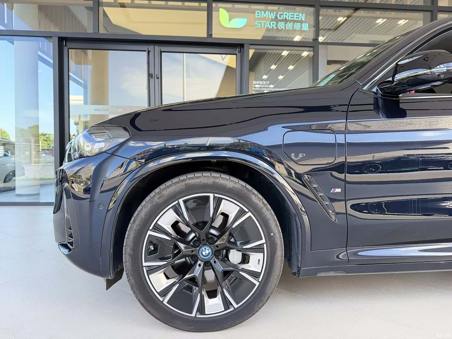 BMW iX3, 2025 4