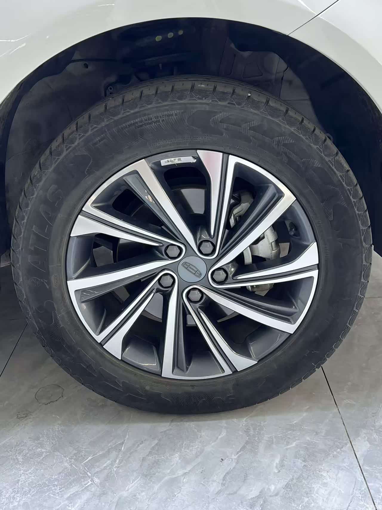 Geely X6, 2023 17