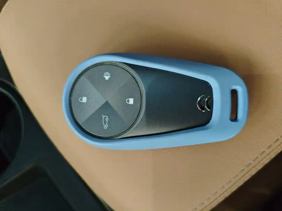 NIO ES6