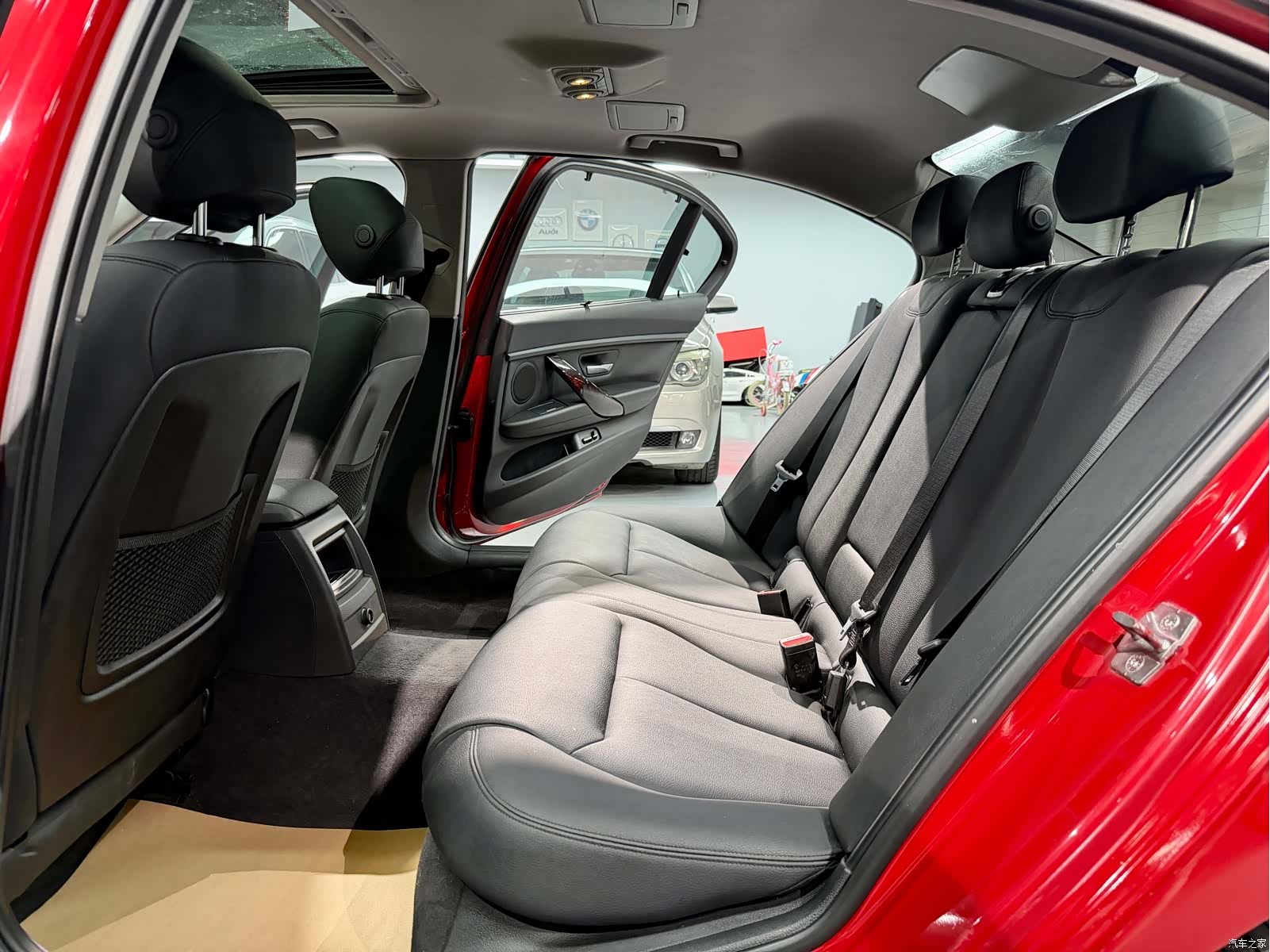 BMW 3 Series, 2012 9