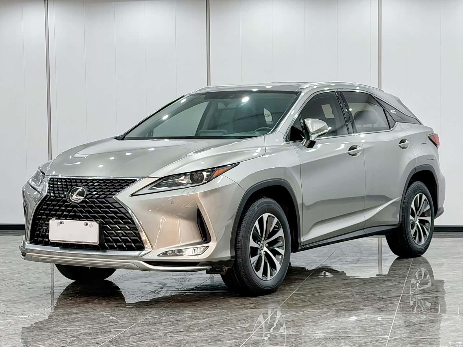 Lexus RX, 2020 1