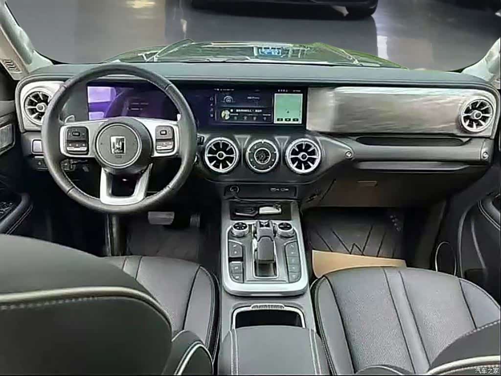 Tank 300, 2021 4