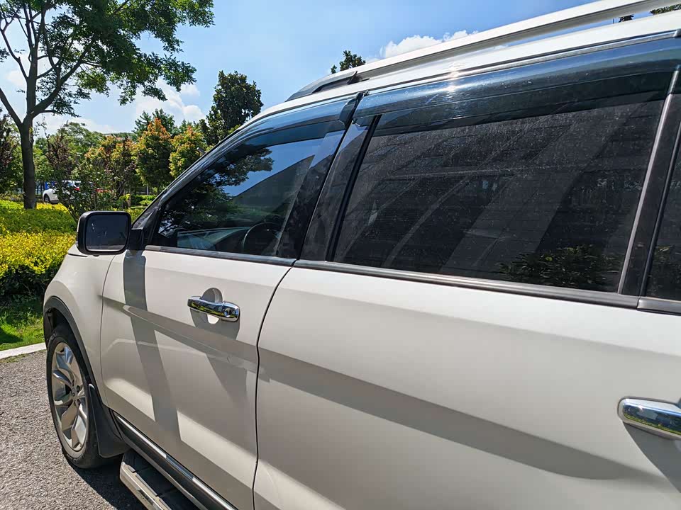 Ford Explorer Ford Explorer