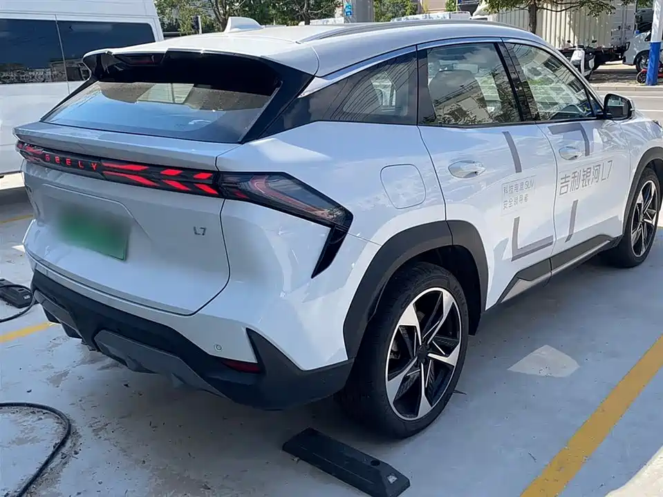 Geely Galaxy Galaxy L7