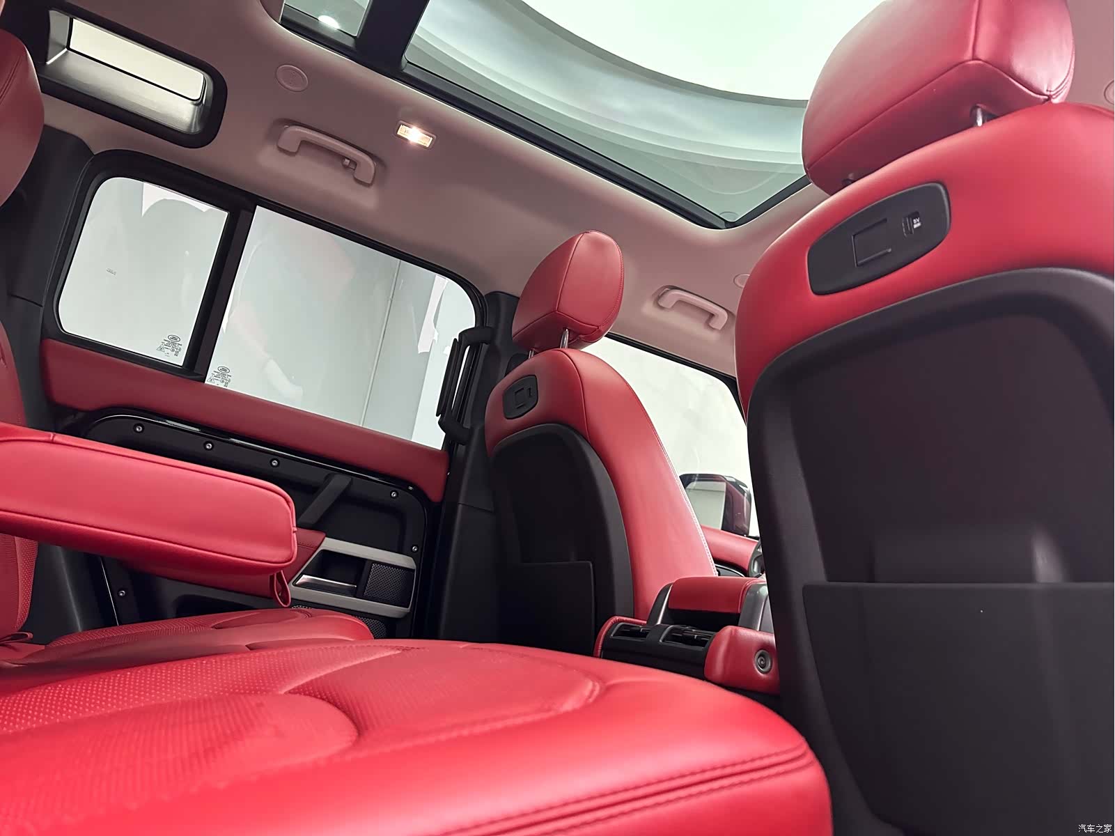 Land Rover Defender, 2022 15