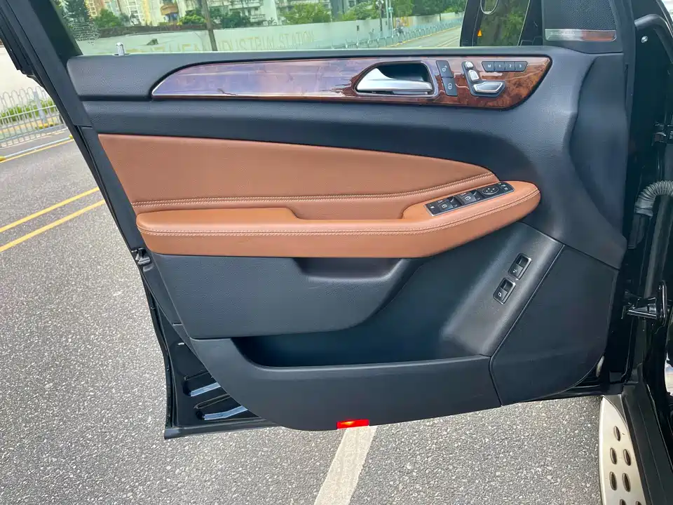 Mercedes-Benz GLS Mercedes-Benz GLS