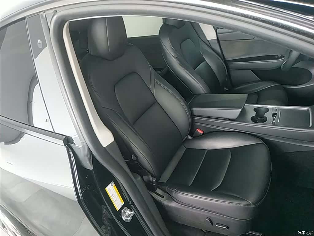 Tesla Model Y, 2023 25
