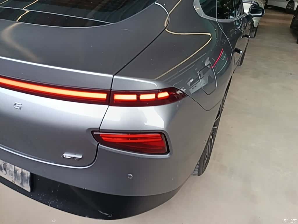 Xpeng P7, 2021 8