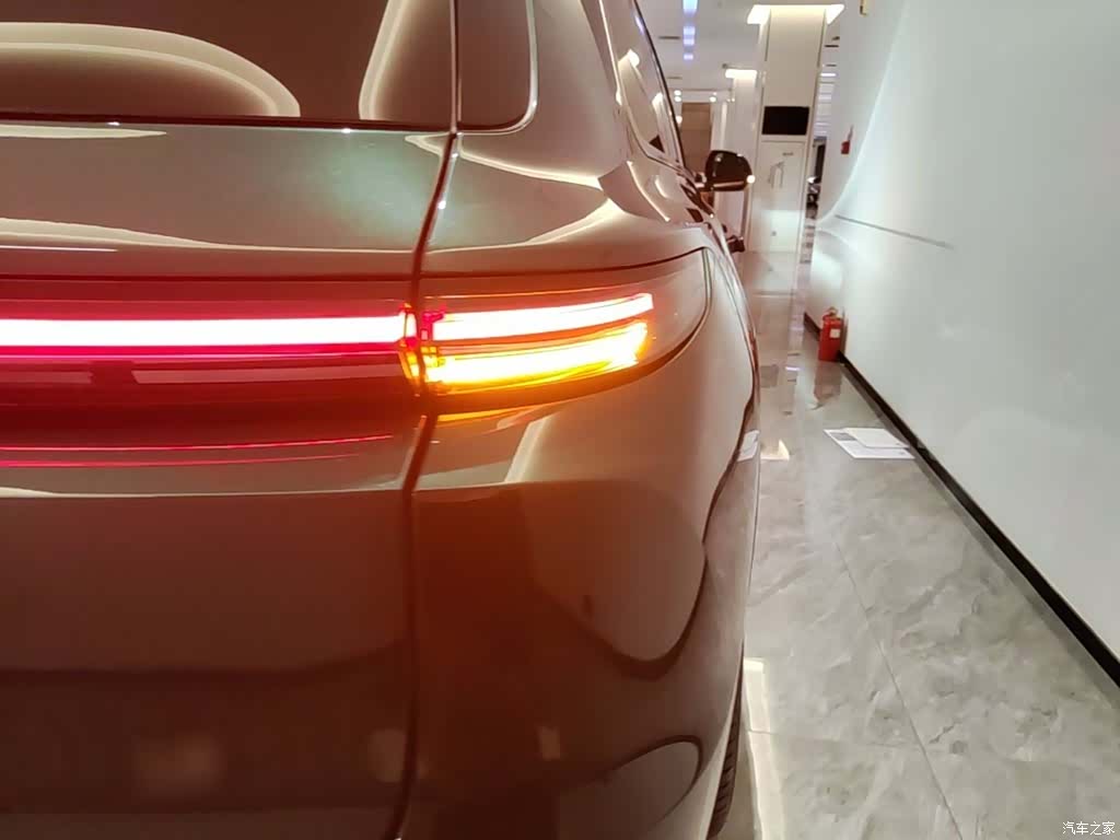 Li Auto L9, 2025 8