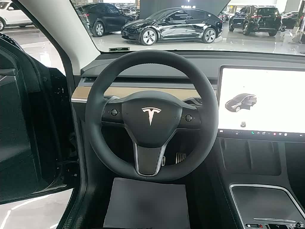 Tesla Model Y, 2023 11