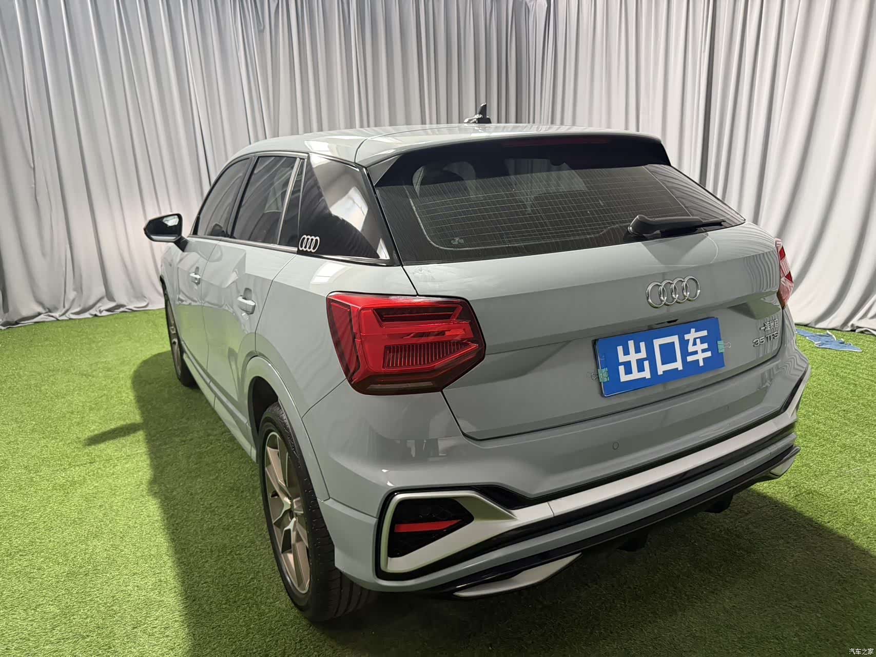 Audi Q2L, 2022 все фото