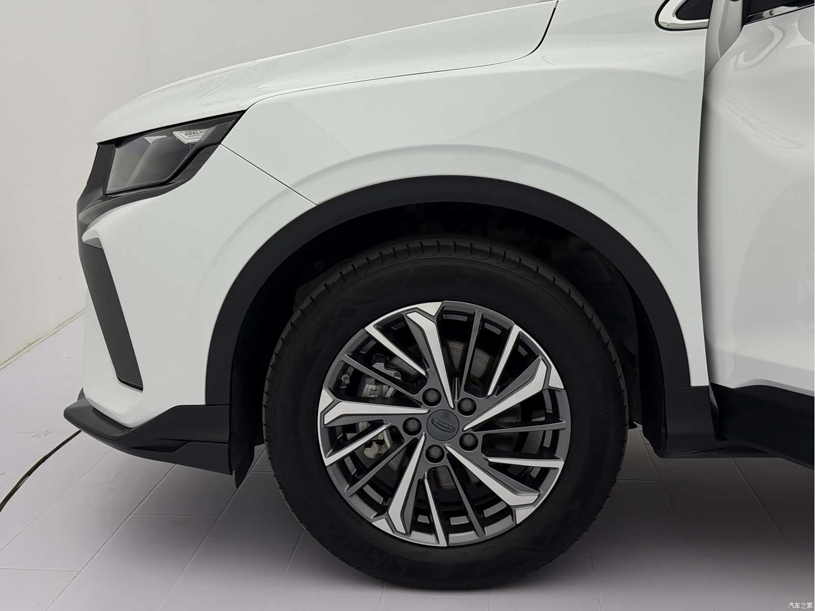Geely Coolray, 2023 19