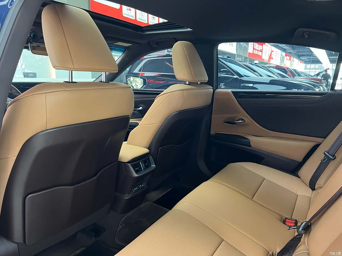 Lexus ES, 2021 11