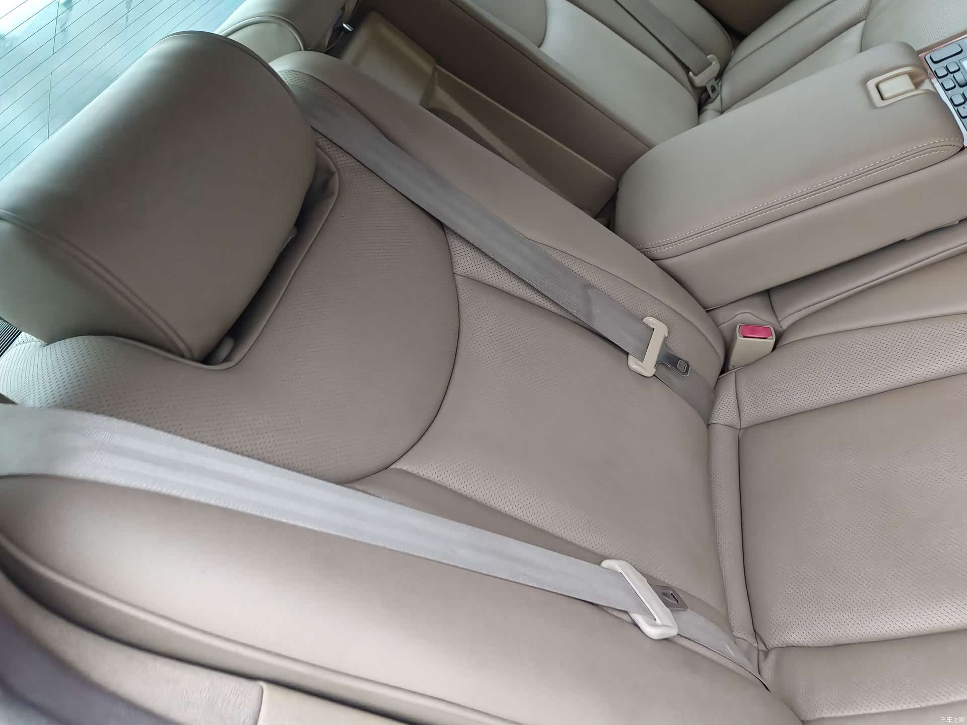 Lexus LS, 2005 27