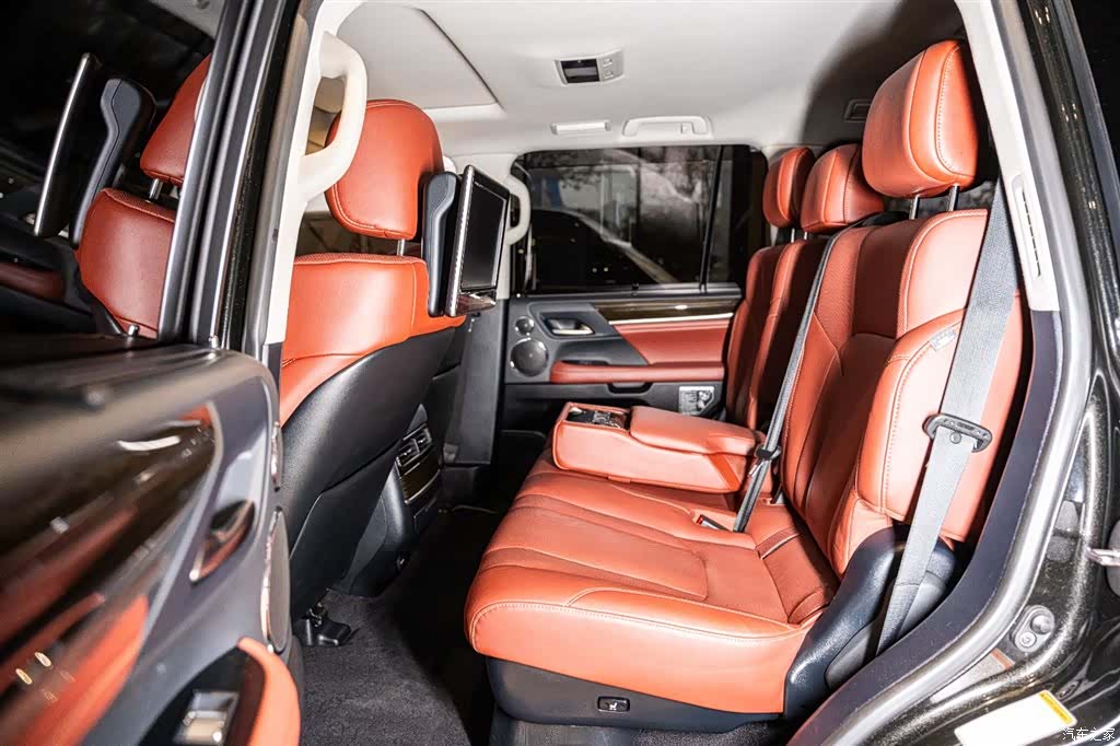 Lexus LX, 2022 14