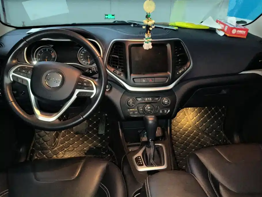 Jeep Free light