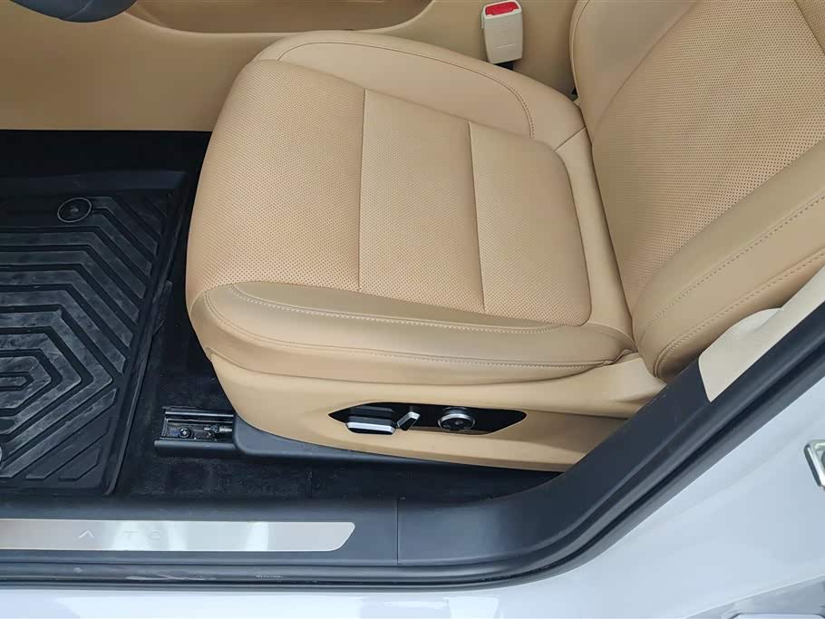 AITO Ask the world M5