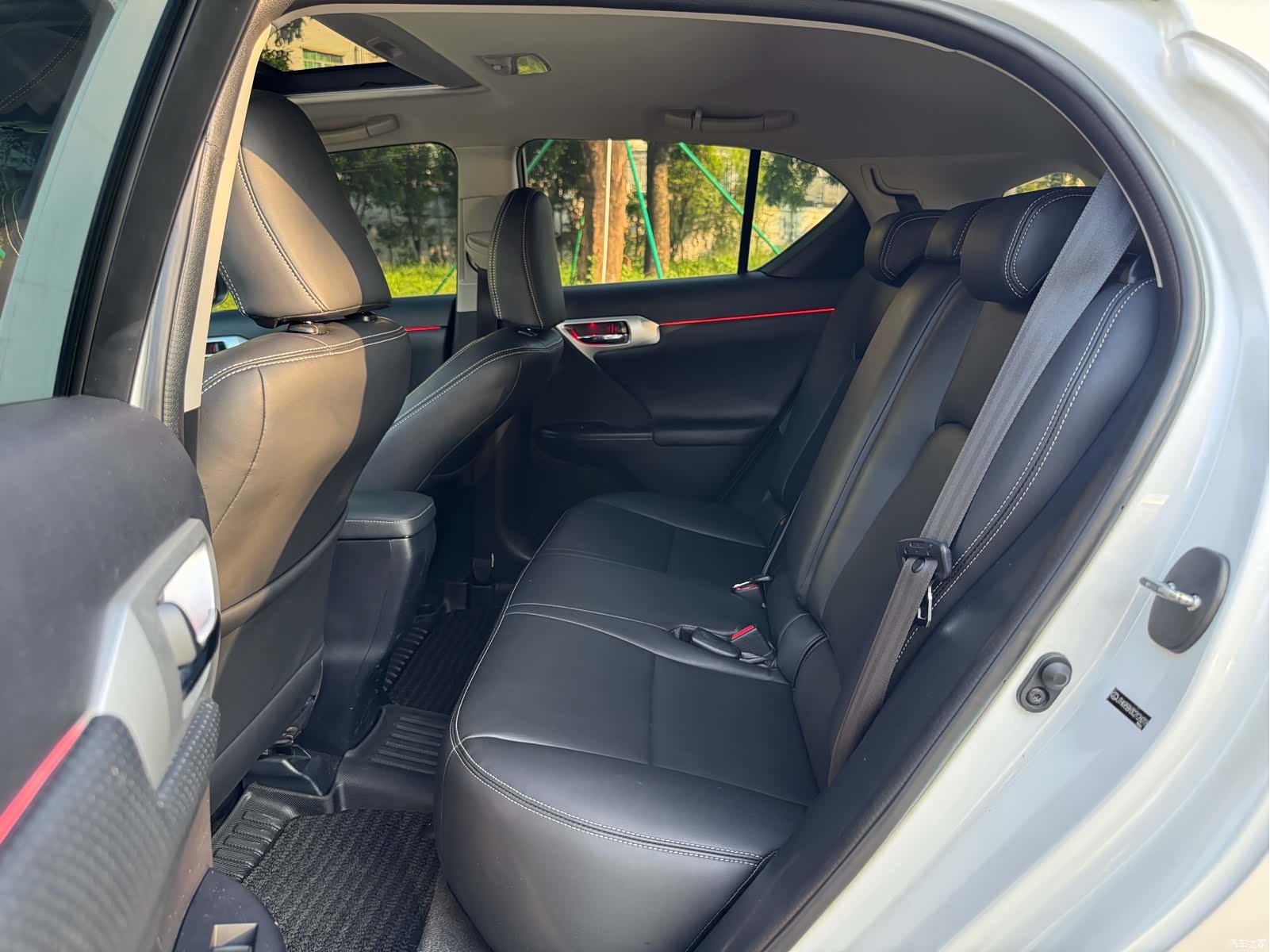 Lexus CT, 2013 11