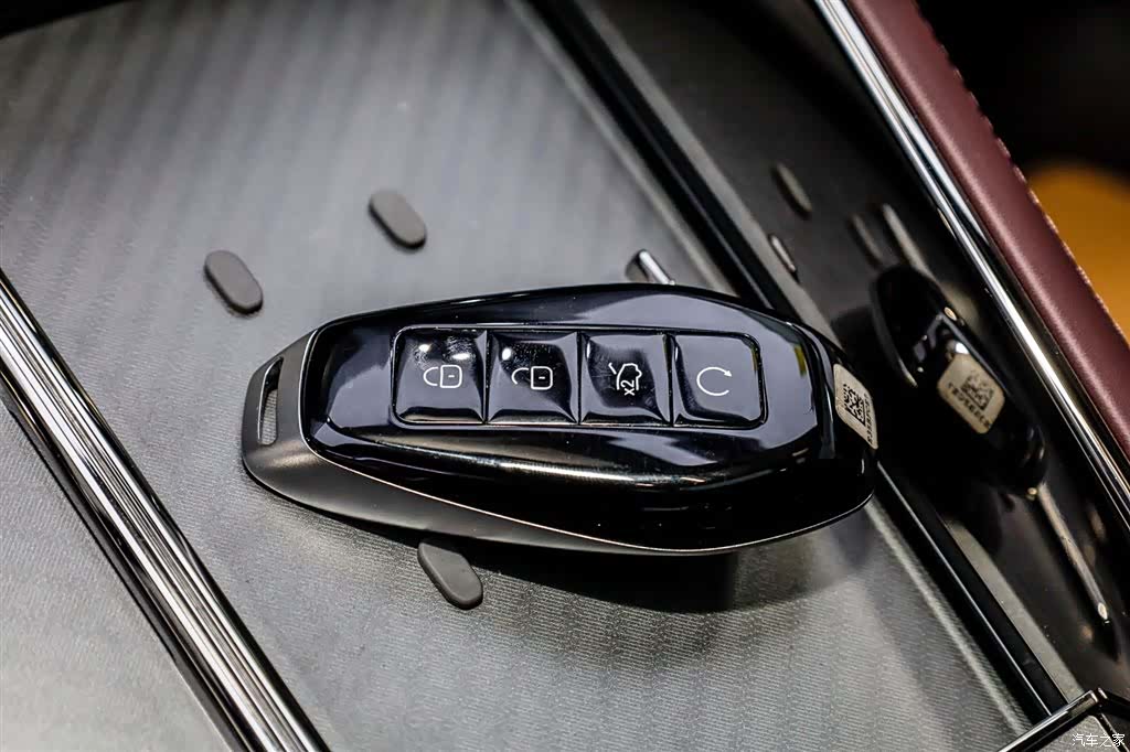 Denza Z9GT, 2024 18