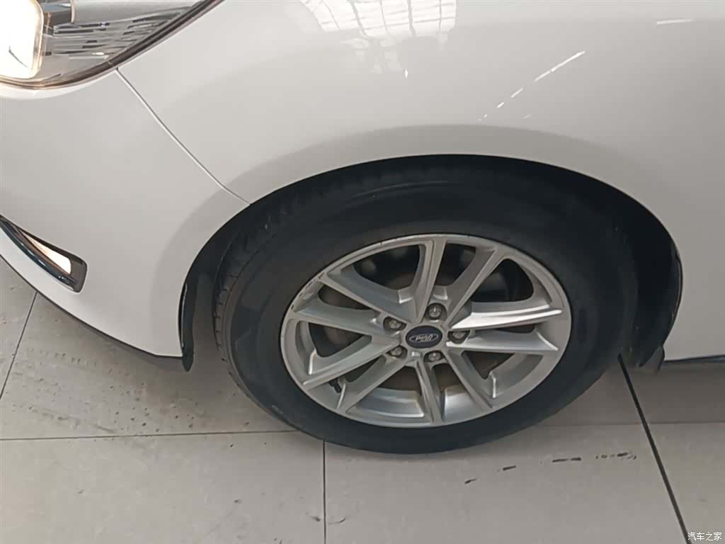 Ford Focus, 2015 22