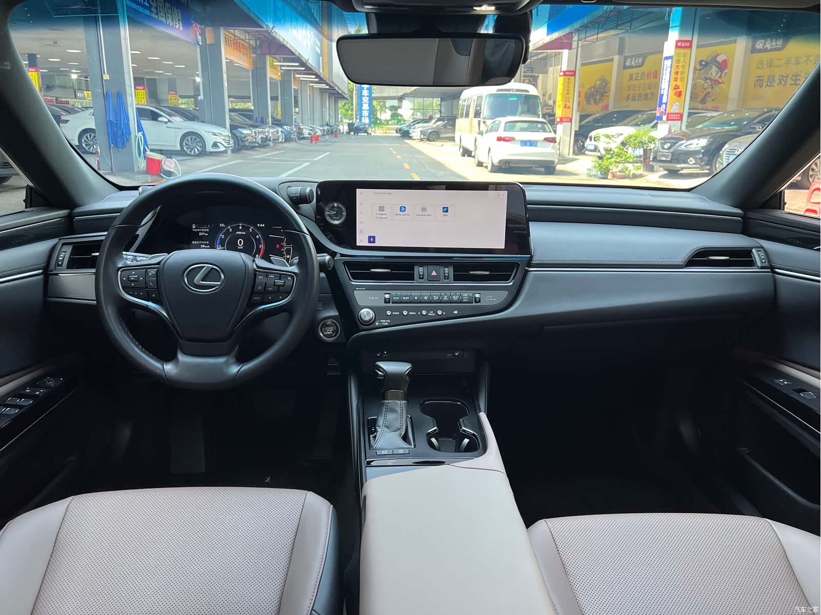 Lexus ES, 2024 11