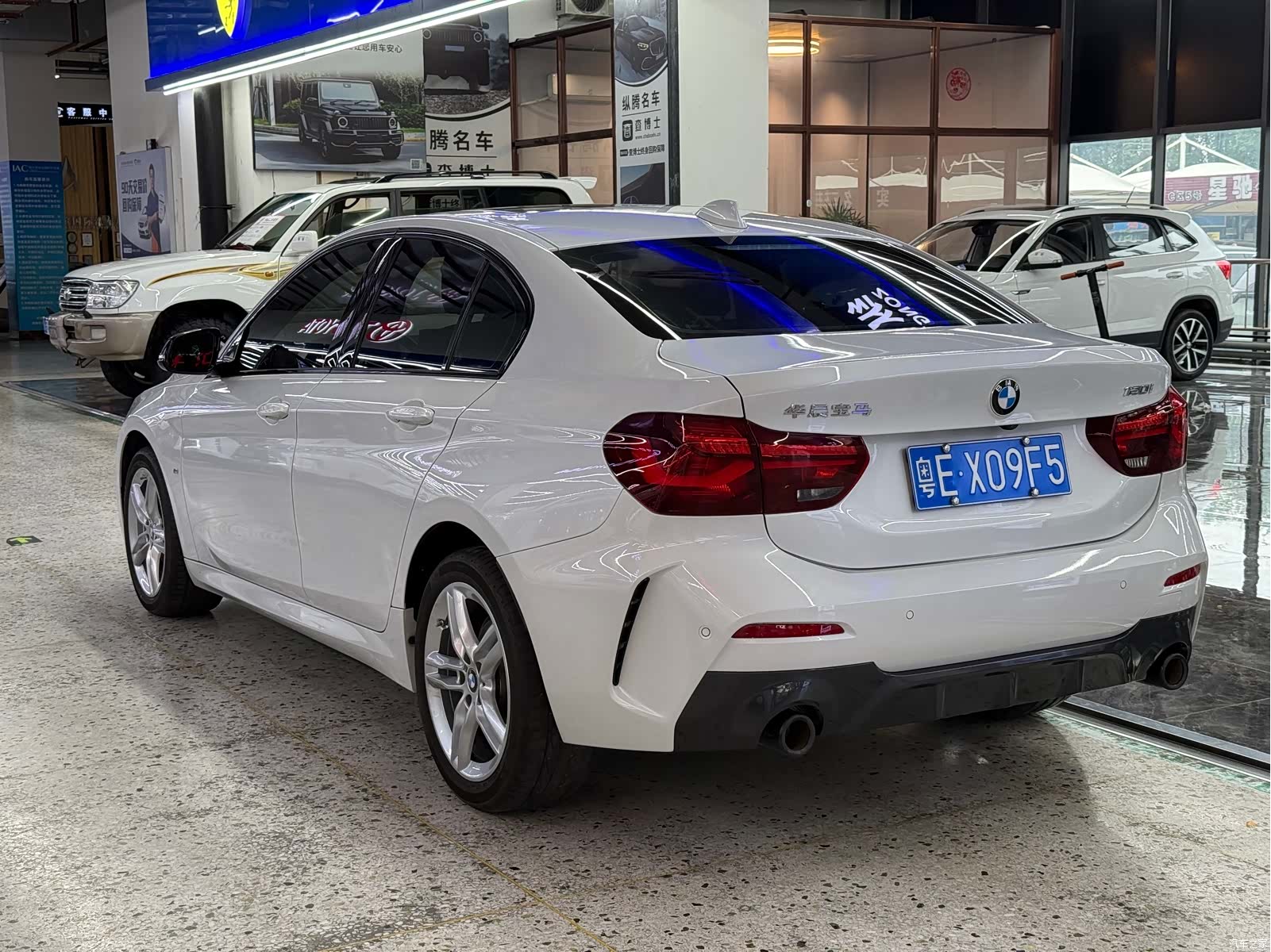 BMW 1 Series, 2023 все фото