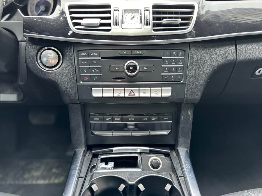 Mercedes-Benz E-Class 2015, фото 13