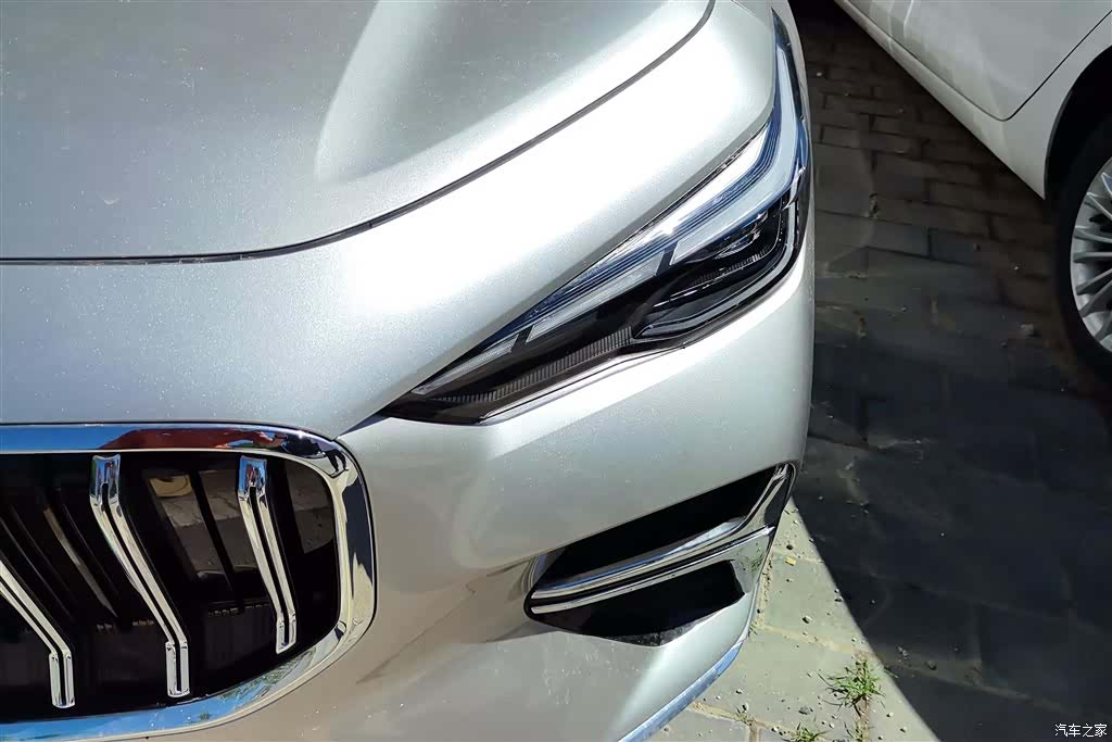 Geely Emgrand, 2026 все фото