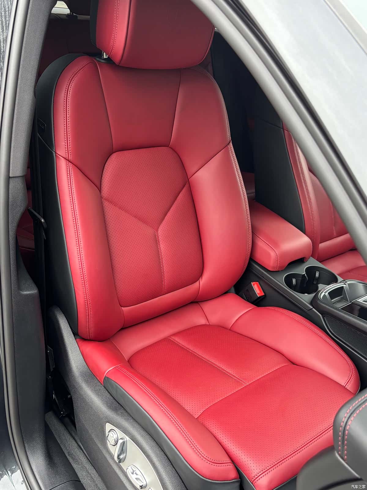 Porsche Macan, 2022 13