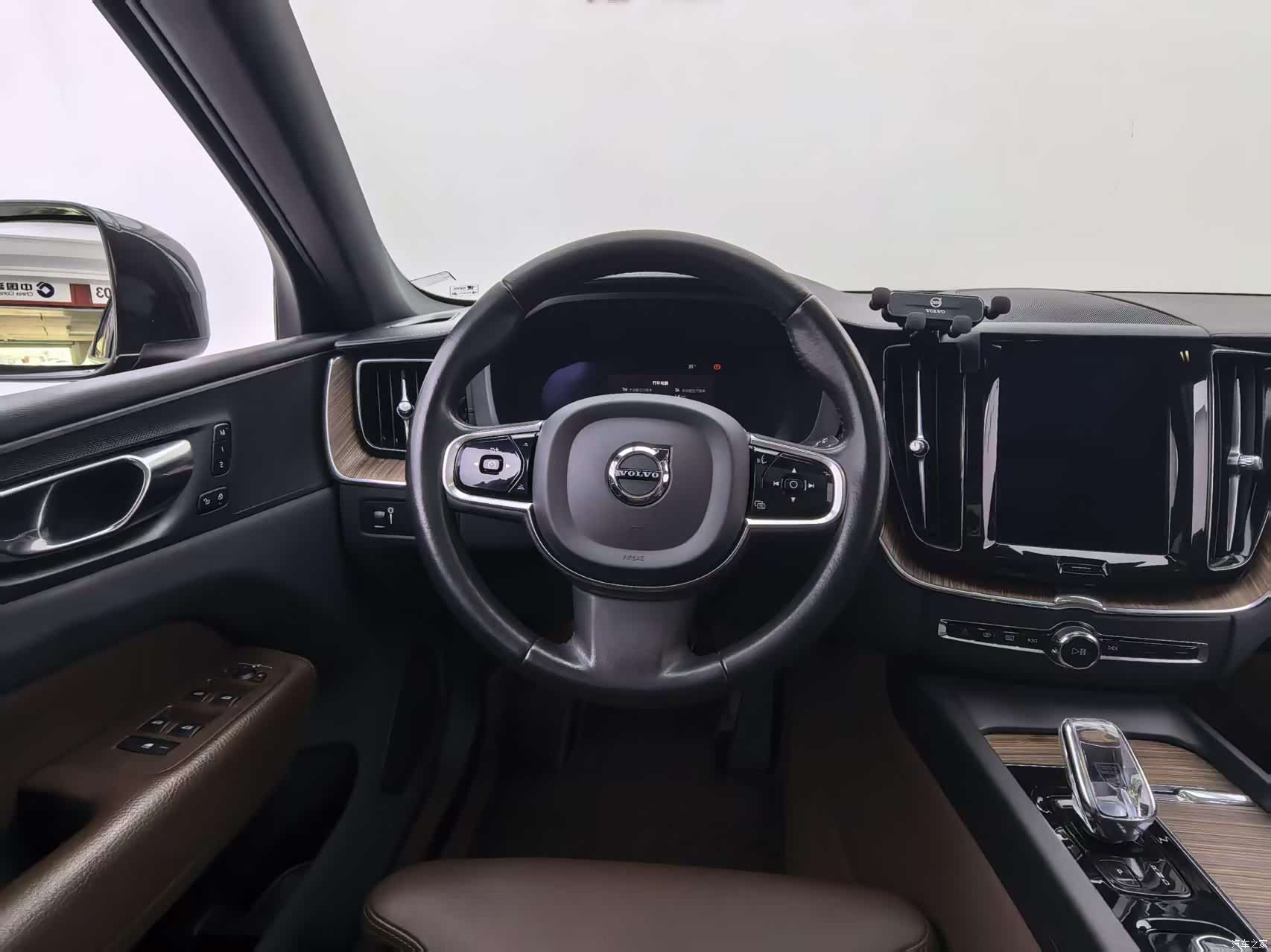 Volvo XC60, 2022 10