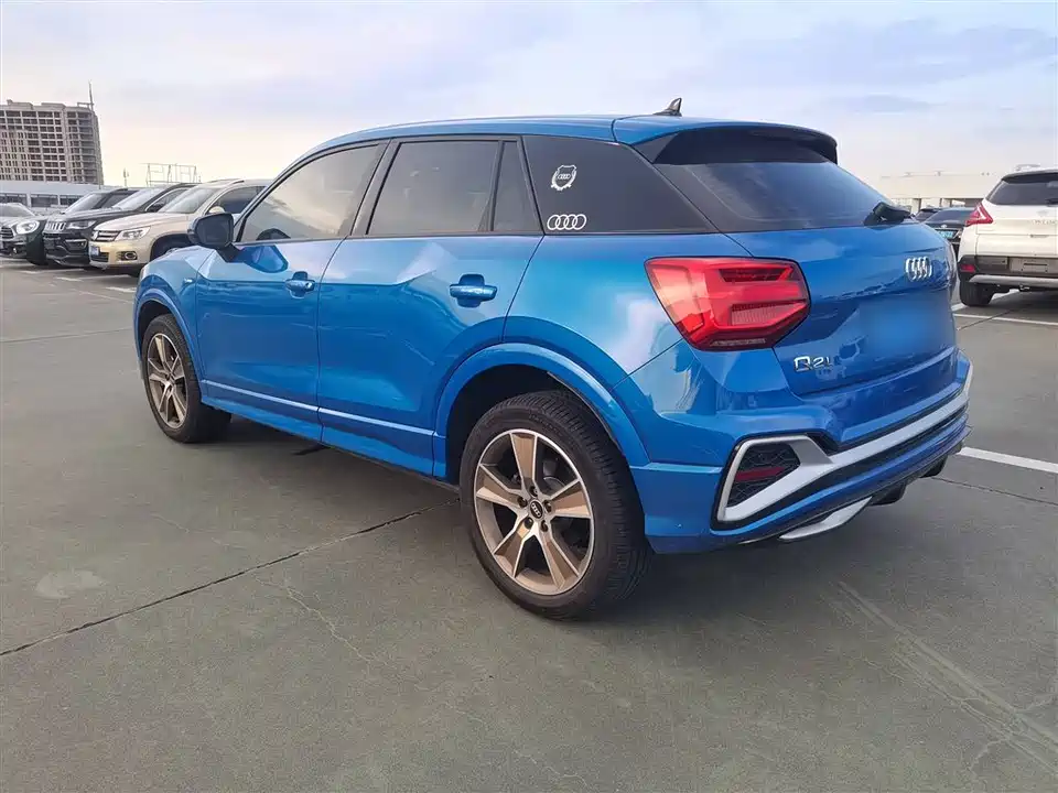 Audi Q2L