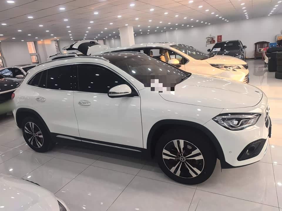 Mercedes-Benz GLA