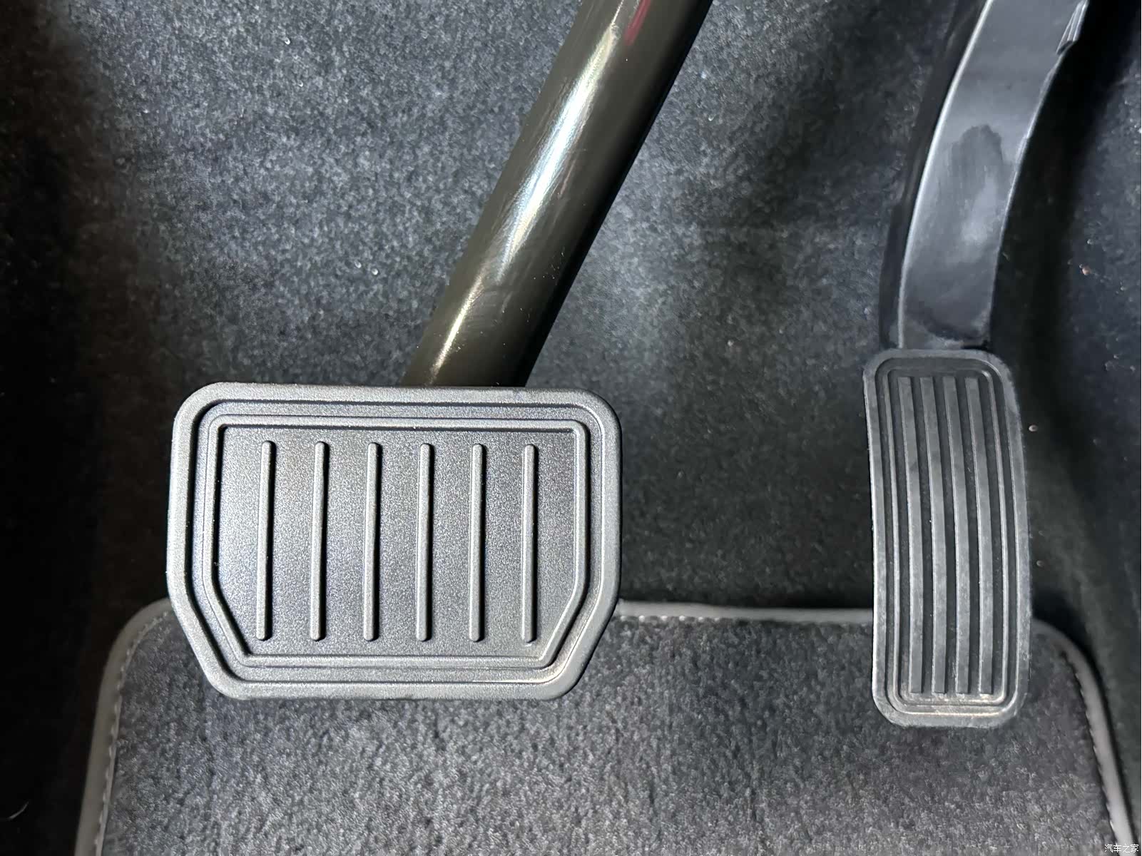Tesla Model Y, 2024 30
