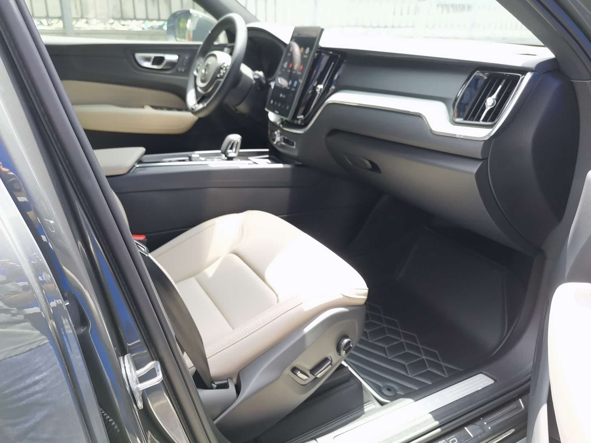 Volvo XC60, 2025 21