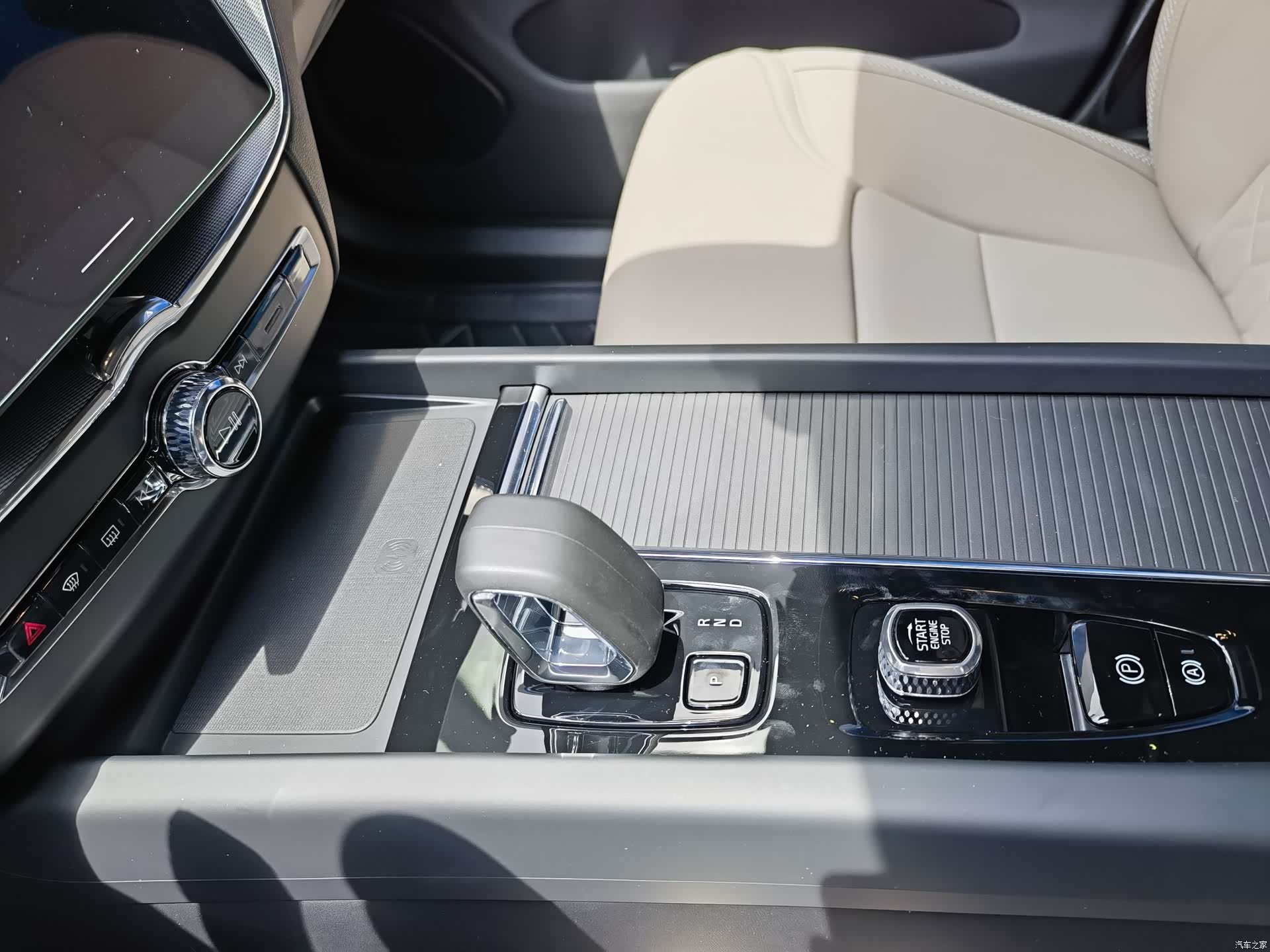 Volvo XC60, 2025 14