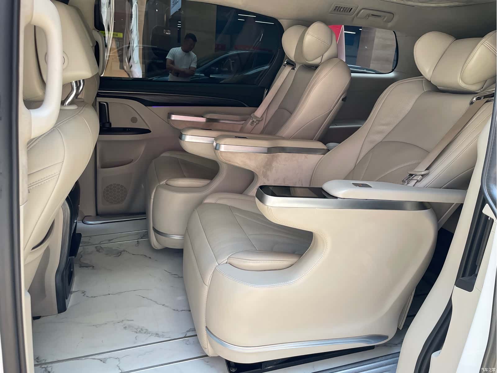 Buick GL8, 2022 9